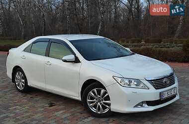 Седан Toyota Camry 2013 в Миргороді