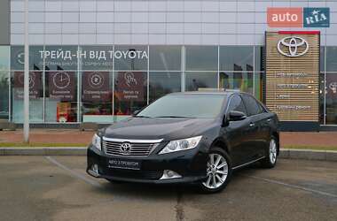 Седан Toyota Camry 2012 в Києві