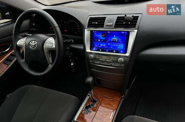 Седан Toyota Camry 2009 в Житомире