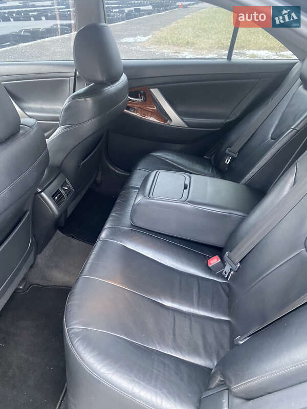 Седан Toyota Camry 2007 в Львове