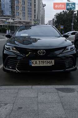 Седан Toyota Camry 2022 в Києві