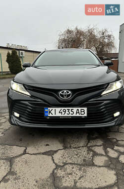 Седан Toyota Camry 2017 в Жашківу