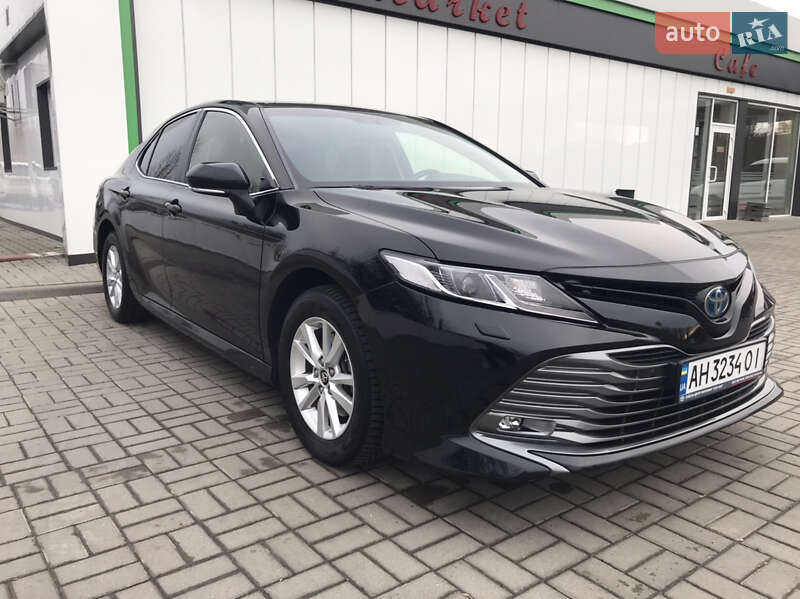 Седан Toyota Camry 2017 в Житомирі