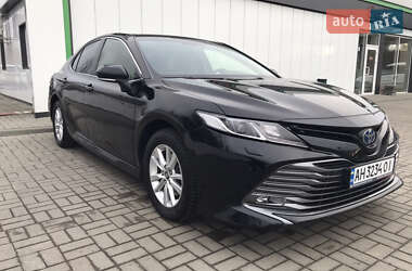 Седан Toyota Camry 2017 в Житомирі