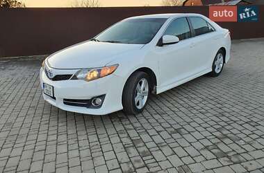 Седан Toyota Camry 2012 в Оженине