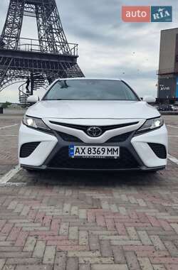 Седан Toyota Camry 2020 в Харкові