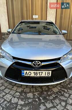 Седан Toyota Camry 2017 в Ужгороді