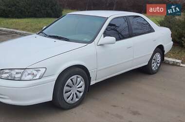 Седан Toyota Camry 2001 в Южноукраїнську