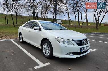 Седан Toyota Camry 2012 в Киеве