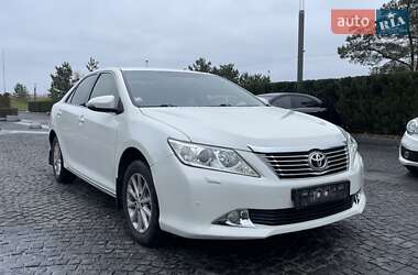 Седан Toyota Camry 2012 в Дніпрі