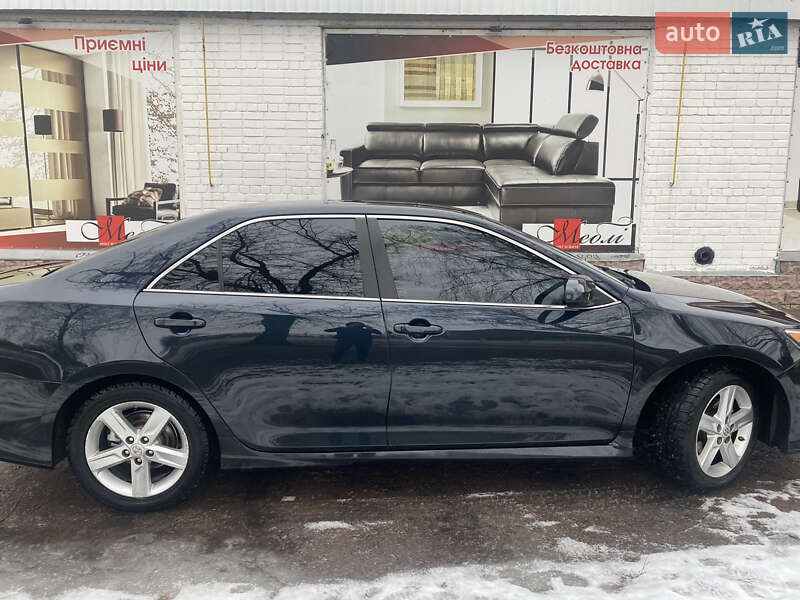 Седан Toyota Camry 2014 в Броварах