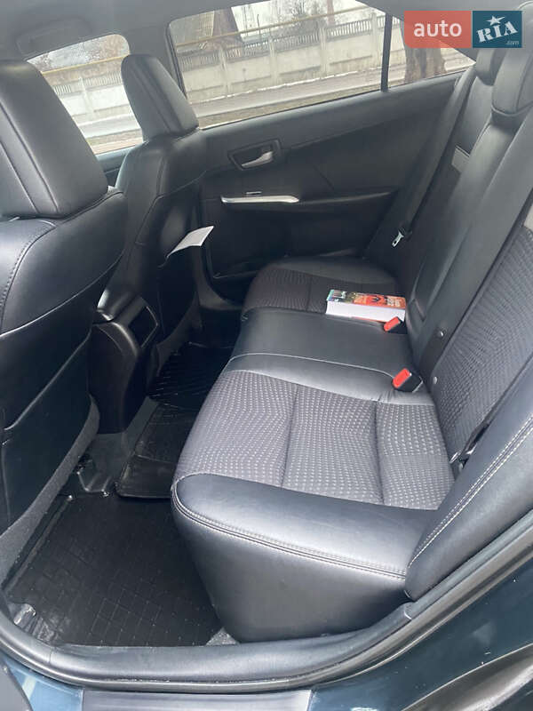 Седан Toyota Camry 2014 в Броварах