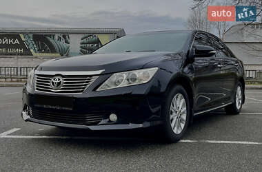 Седан Toyota Camry 2012 в Києві