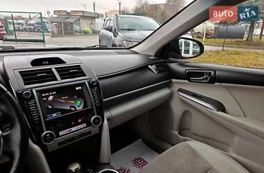 Седан Toyota Camry 2012 в Львові