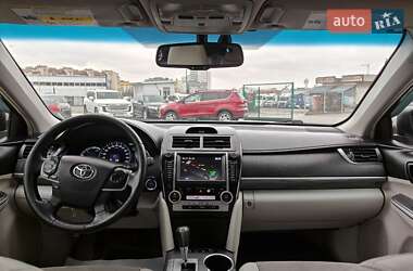 Седан Toyota Camry 2012 в Львові