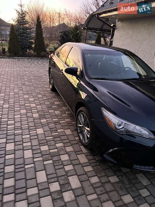 Седан Toyota Camry 2015 в Гайвороні