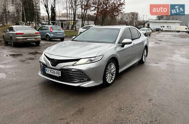 Седан Toyota Camry 2018 в 