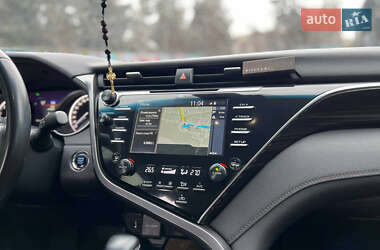Седан Toyota Camry 2018 в 