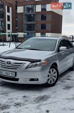 Седан Toyota Camry 2008 в Винниках