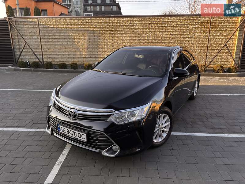 Седан Toyota Camry 2015 в 