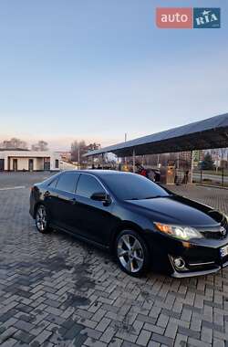 Седан Toyota Camry 2014 в 