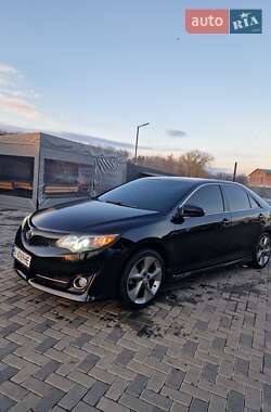 Седан Toyota Camry 2014 в 