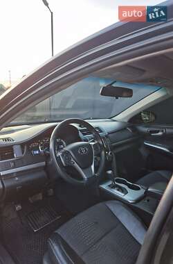Седан Toyota Camry 2014 в 