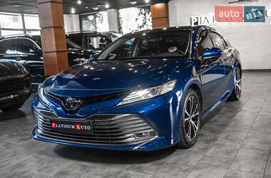 Седан Toyota Camry 2019 в 