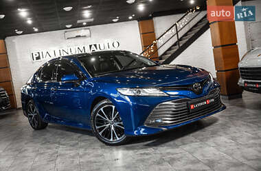Седан Toyota Camry 2019 в 