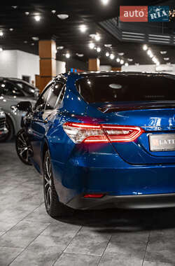 Седан Toyota Camry 2019 в 