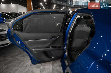 Седан Toyota Camry 2019 в 