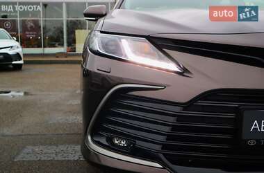 Седан Toyota Camry 2023 в Києві