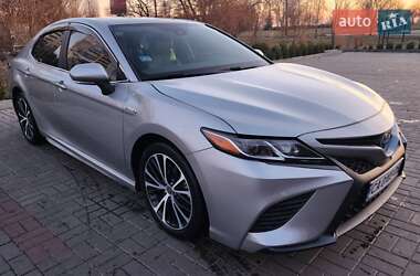 Седан Toyota Camry 2020 в Черкассах