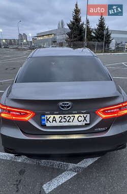 Седан Toyota Camry 2021 в Киеве