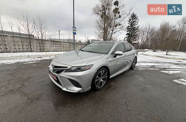 Седан Toyota Camry 2020 в Рівному