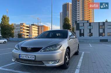 Седан Toyota Camry 2005 в Києві