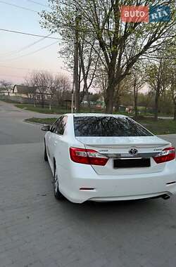 Седан Toyota Camry 2013 в Прилуках