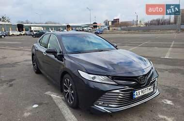 Седан Toyota Camry 2018 в Харькове