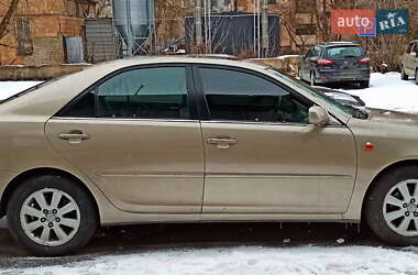 Седан Toyota Camry 2004 в 