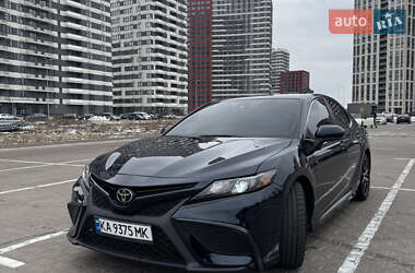 Седан Toyota Camry 2021 в Киеве