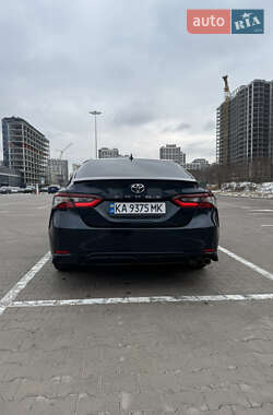 Седан Toyota Camry 2021 в Киеве