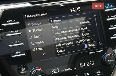 Седан Toyota Camry 2019 в Мукачево