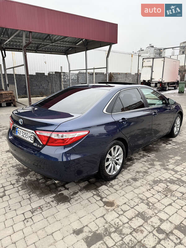 Седан Toyota Camry 2016 в Харкові