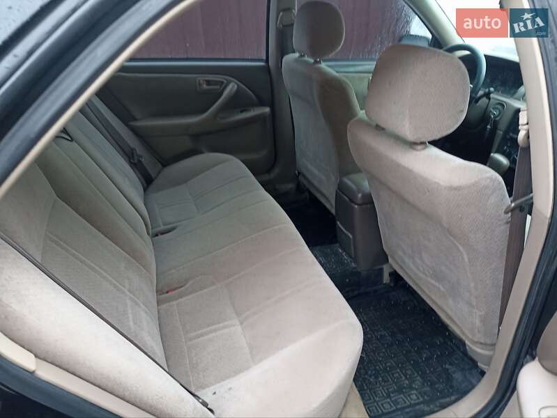 Седан Toyota Camry 1999 в Глухові