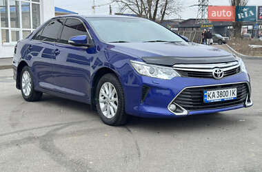 Седан Toyota Camry 2015 в Киеве