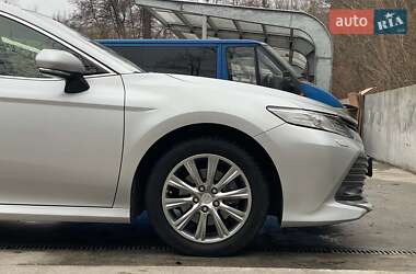 Седан Toyota Camry 2018 в Києві