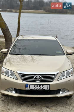 Седан Toyota Camry 2012 в Рівному