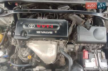 Седан Toyota Camry 2004 в 