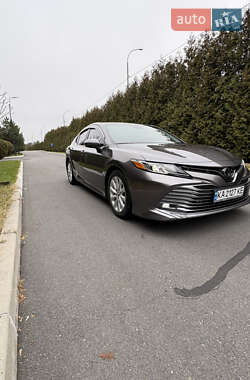 Седан Toyota Camry 2019 в 