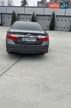 Седан Toyota Camry 2012 в Днепре